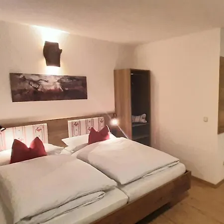 Zum Wirt Hohenbogenblick Апартаменты *